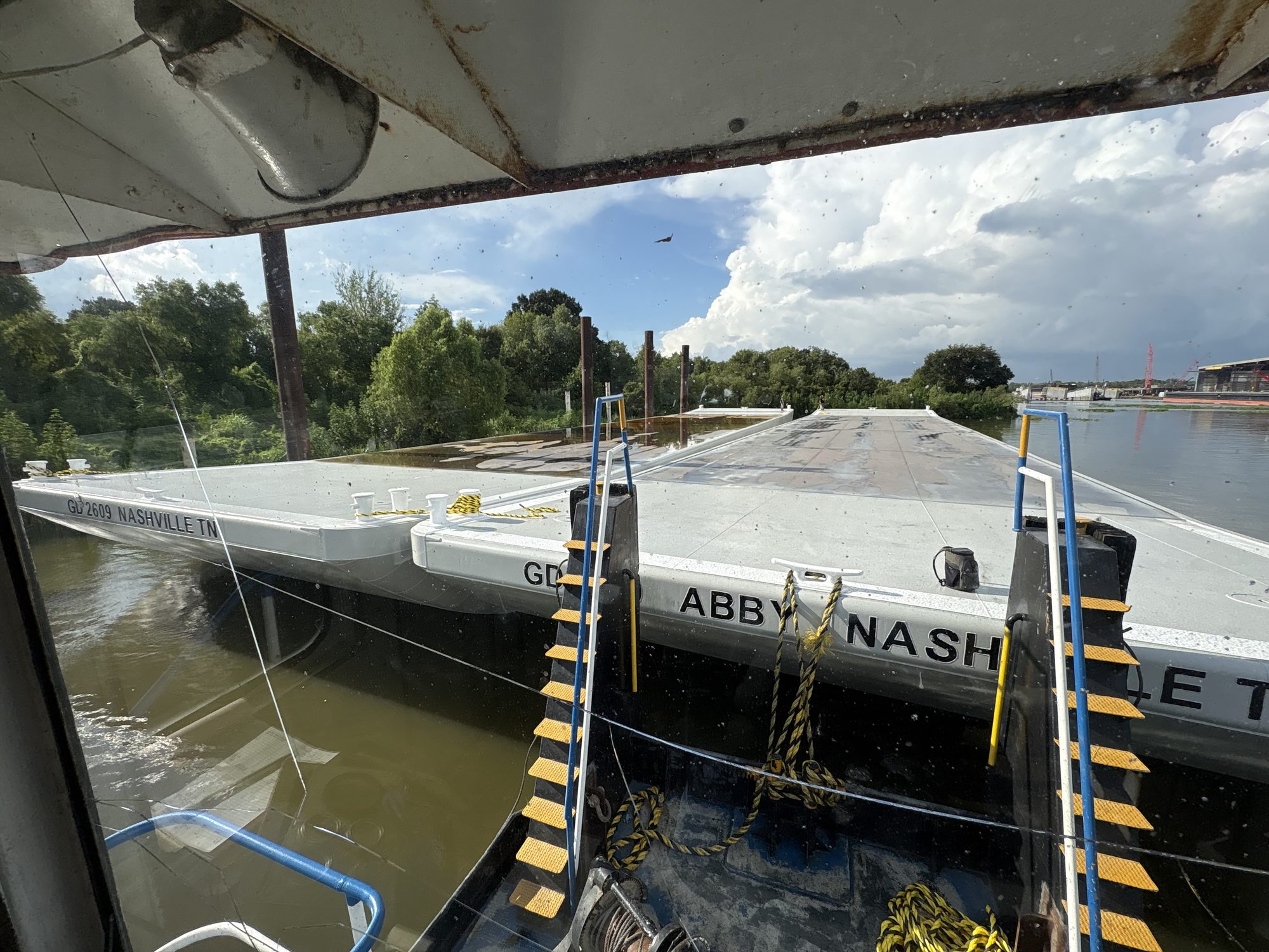 Barge GD 2610 ABBY of Nashville, TN alongside