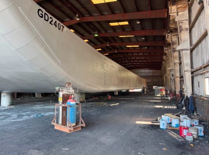 Hull of barge GD 2407 under construction
